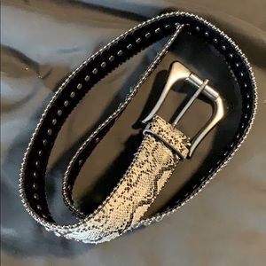 Super cute snake skin belt S